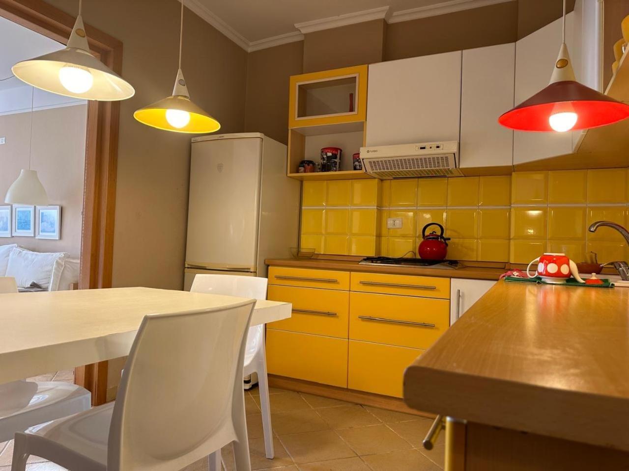 Beach View! Seaside Apartment Durrës 外观 照片