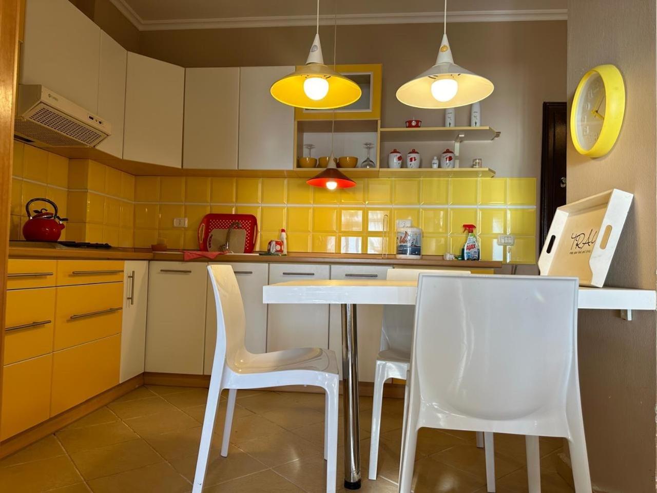 Beach View! Seaside Apartment Durrës 外观 照片
