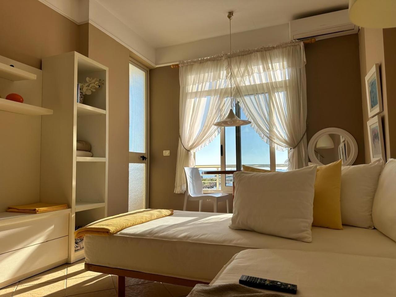 Beach View! Seaside Apartment Durrës 外观 照片
