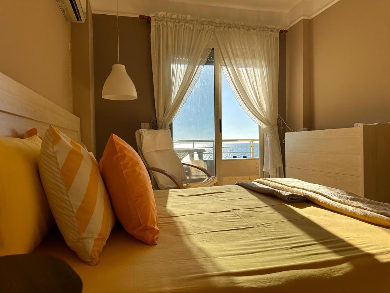 Beach View! Seaside Apartment Durrës 外观 照片